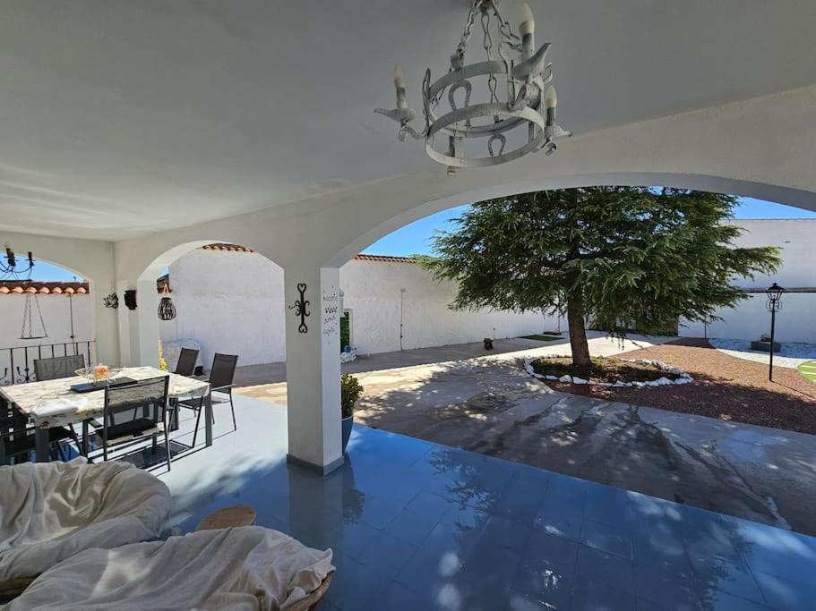 فيلا La Casa Del Arbol Fuentiduena de Tajo المظهر الخارجي الصورة
